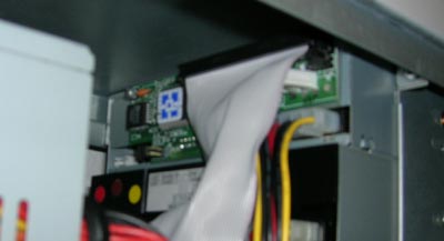 Der SCSI-IDE-Converter hinten am Laufwerk