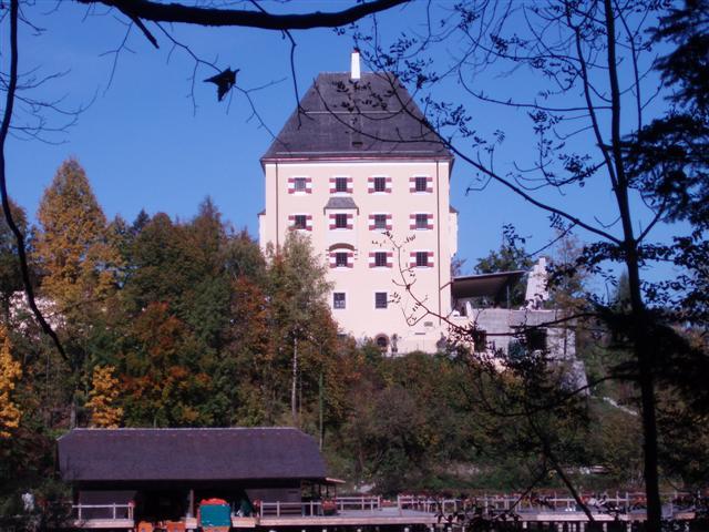 ailganl8d4f3wt30h.jpg