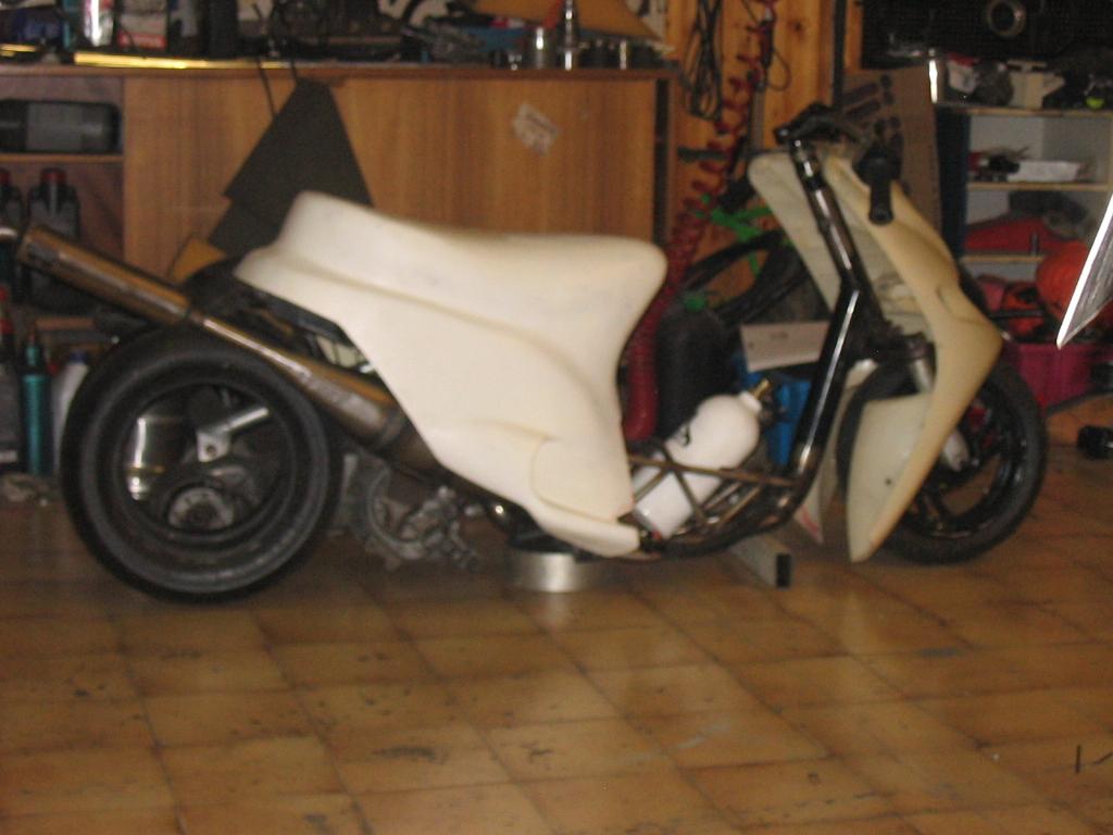 [Bild: b77jcgpp5mh0uhfhh.jpg]