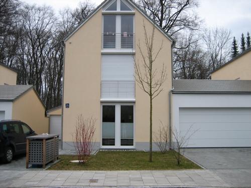 Vorgartengestaltung - wer gibt mir Gartenanfängerin Tipps? - Mein