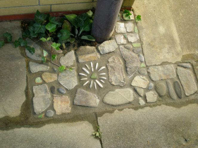 Bauanleitung für Outdoor-Steinmosaik-Bodenfliese /-platte (?) gesucht