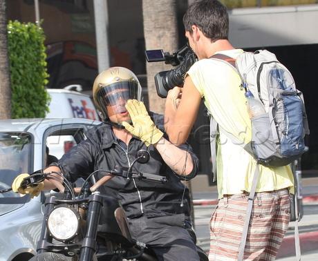 bmvztuzo01e7a6lam.jpg