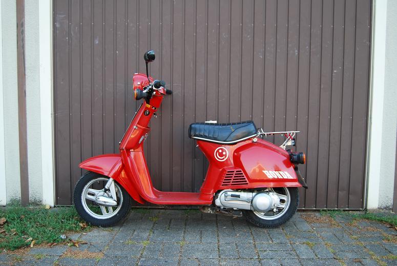 Honda melody moped #1