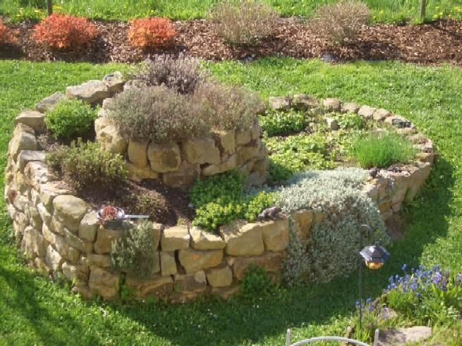 Zeigt her eure Kräuterbeete... - Mein schöner Garten Forum Zeigt her eure Kräuterbeete... - Mein schöner Garten Forum