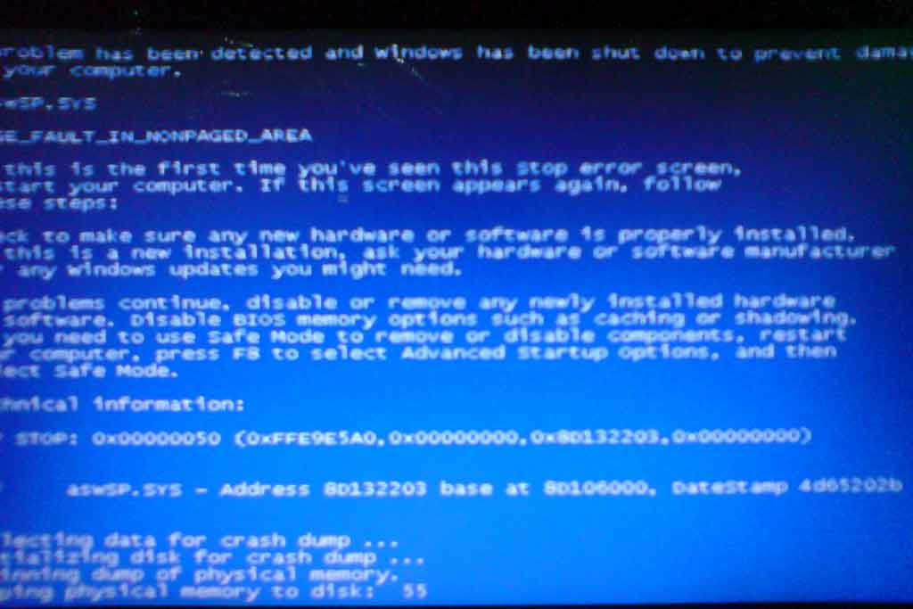 Các anh giúp em xem lỗi ở Laptop này với
