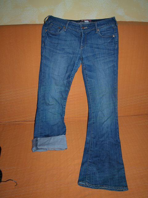 bwuq4dcc12dzc9eq5.jpg