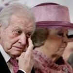 Vader Maxima voor de rechter