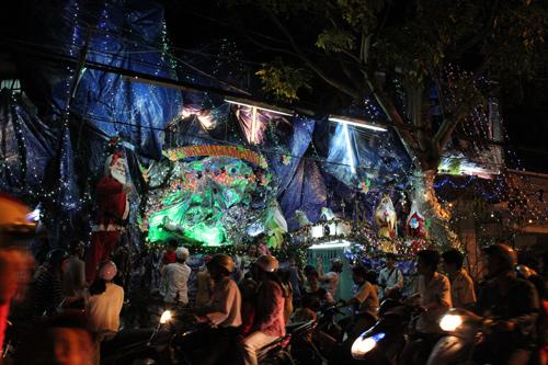 Những điều cần tránh khi đi chơi Noel khu Xóm Đạo Q.8. - 5