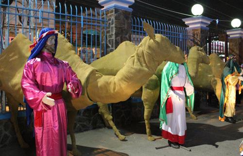 Những điều cần tránh khi đi chơi Noel khu Xóm Đạo Q.8. - 7