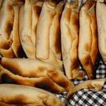 Bladerdeeggebakjes van mensenvlees