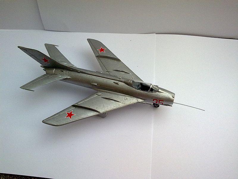 MiG 19 S Kovozavody Prostejov 1:72