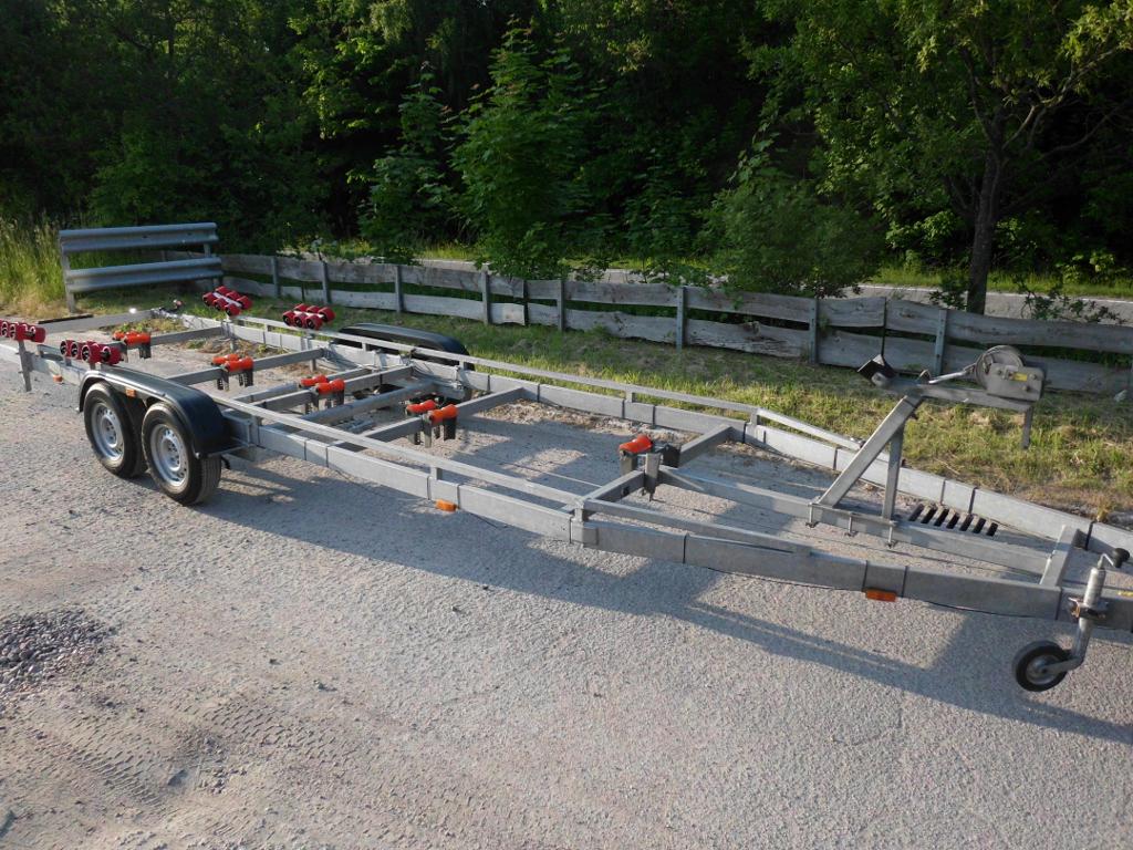 Bootstrailer 3.5t, 9.0011.00m, Ez.01.13 booteforum.de Das Forum