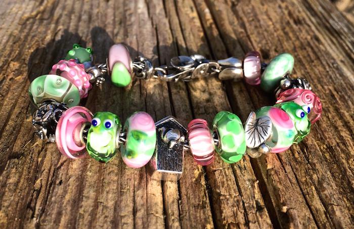 frogs in spring mood Cw552i8czjcncnjto