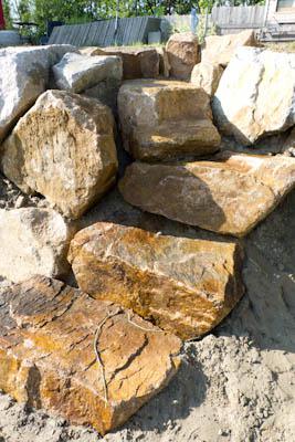 Update: Fotos der Steinmauer - Südhang an der Terrasse - bitte um Hilfe